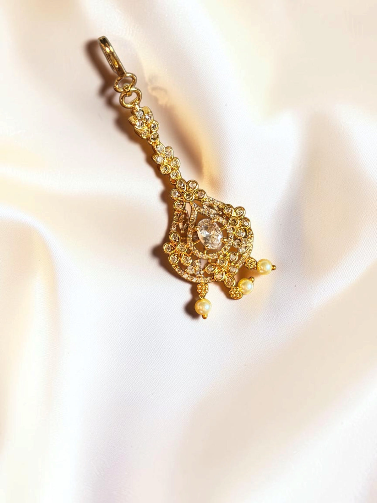 Noor Crystal & Pearl Gold Maang Tikka