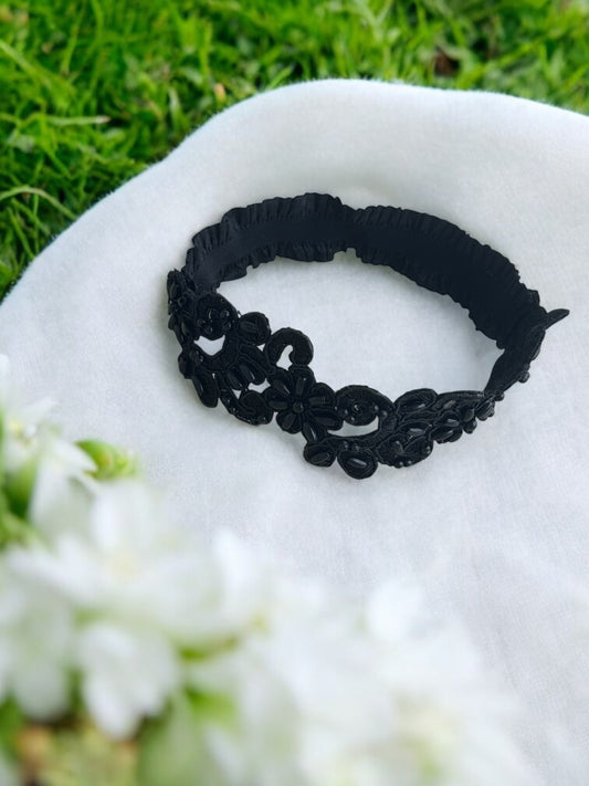 Elegant Noir Lace Headband
