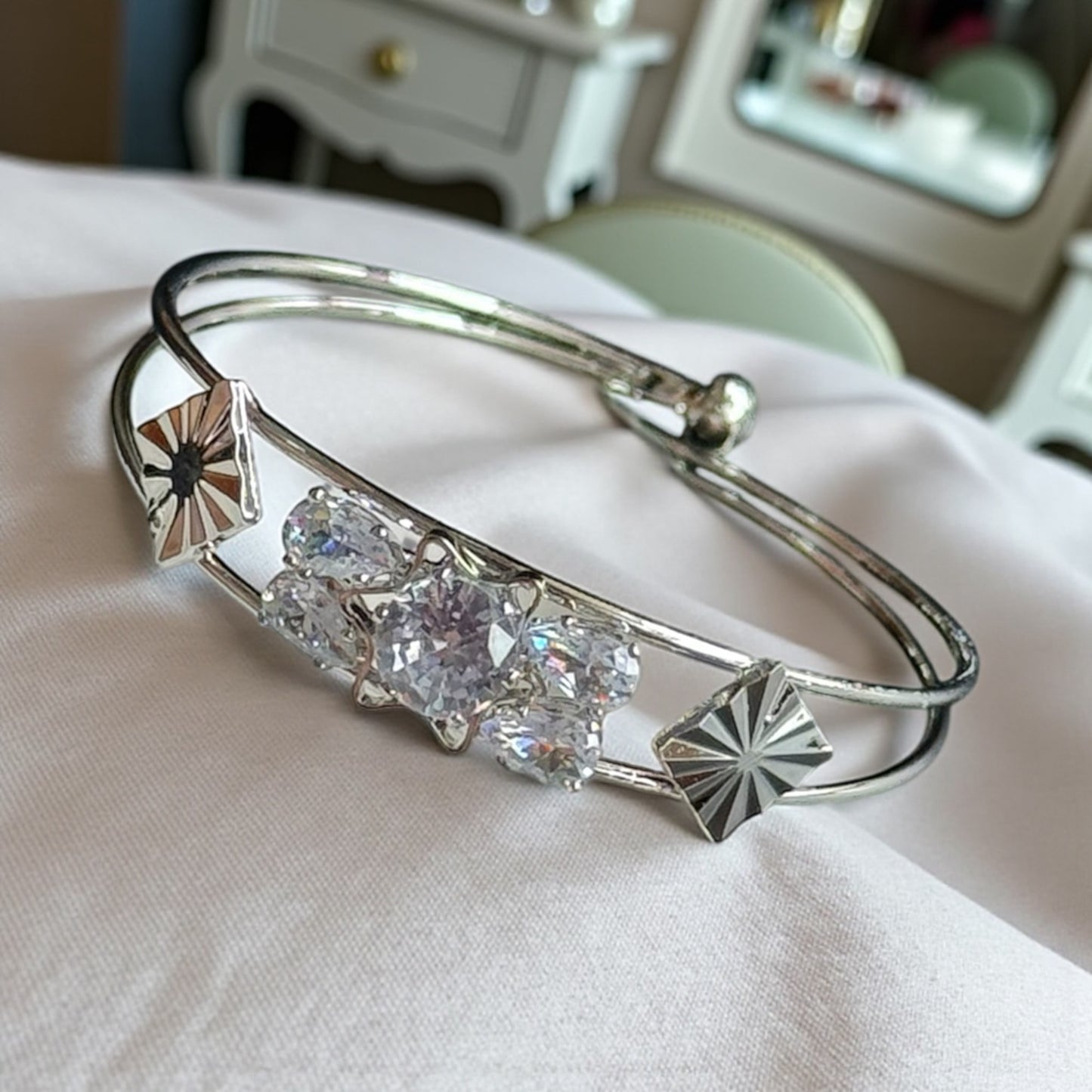 Stellar Style: Kid's Bracelet with Gold Star Accents